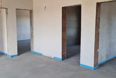 Casă cu 3 camere cu Teren 700 Mp în Central - 1