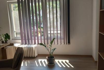 Apartament cu 3 camere decomandat în Unirii