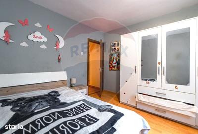 Apartament cu 3 camere decomandat în Tractorul