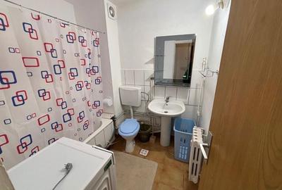 Garsonieră decomandată în Micro 2 - 4