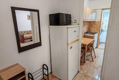 Garsonieră decomandată în Sud
