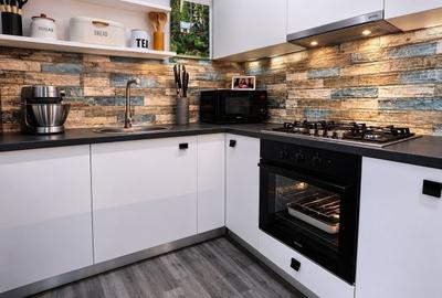Apartament cu 2 camere semidecomandat, mobilat în Florești