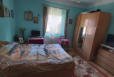 Casă cu 3 camere în Poiana Țapului