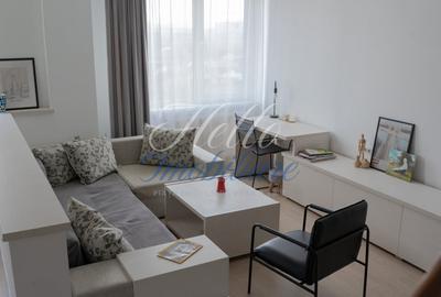 Apartament cu 3 camere semidecomandat, mobilat în Iris