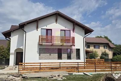 Casă cu 4 camere cu Teren 588 Mp în Brebu