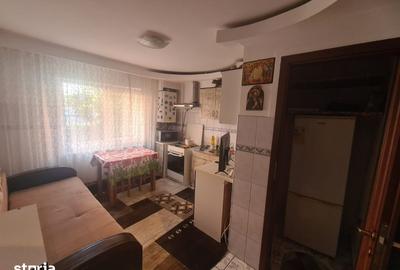 Garsonieră decomandată în Est