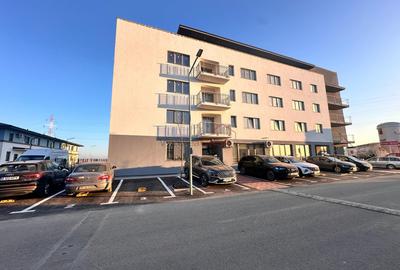 Apartament cu 3 camere decomandat în Metalurgiei
