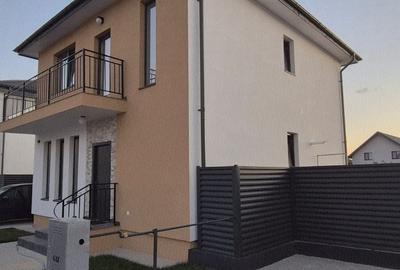 Casă cu 4 camere în Clinceni