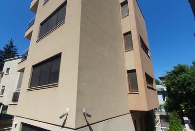 Casă cu 17 camere cu Garaj în Primăverii - 6