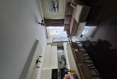 Apartament cu 3 camere decomandat în Chinteni