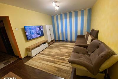 Apartament cu 3 camere decomandat în Cornișa