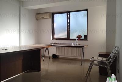 Apartament cu 4 camere semidecomandat, mobilat în Central - 2