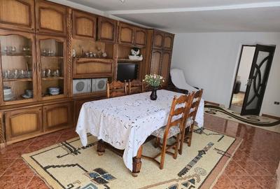 Casă cu 3 camere în Central - 1