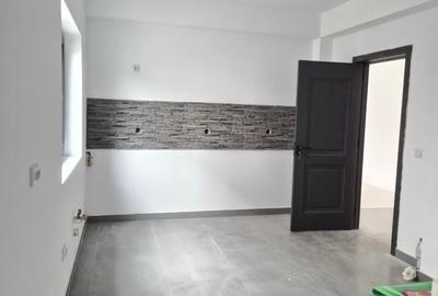 Duplex cu 5 camere cu Canalizare în Haliu - 1