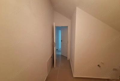 Apartament cu 3 camere decomandat în Chișoda - 2