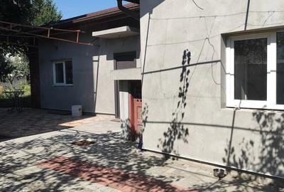 Casă cu 3 camere cu Teren 339 Mp în Democrației