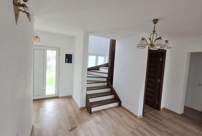 Duplex cu 4 camere cu Canalizare în Cisnădie - 3
