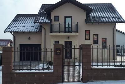 Casă cu 3 camere în Manolești