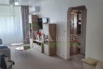 Apartament cu 3 camere decomandat, mobilat în Mioriței