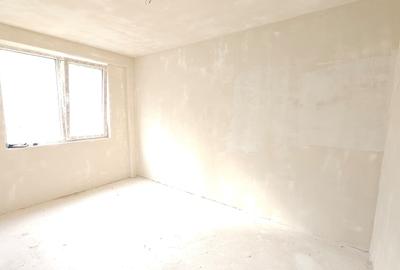 Apartament cu 3 camere semidecomandat în Micro 17
