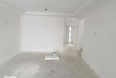 Casă cu 5 camere cu Teren 347 Mp în Săcălaz