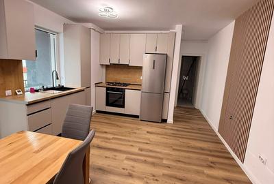 Apartament cu 3 camere semidecomandat în Florești