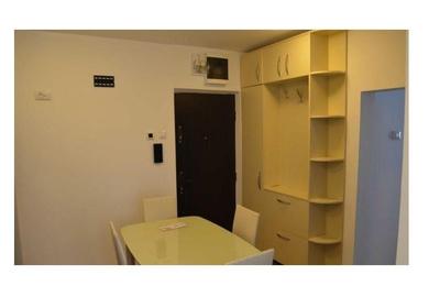 Apartament cu 3 camere decomandat în Tineretului