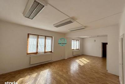 Casă cu 8 camere cu Teren 314 Mp în Central