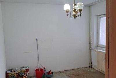 Apartament cu 2 camere decomandat în Lujerului - 3