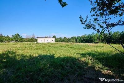 Casă cu 1 camere cu Teren 1100 Mp în Budeasa