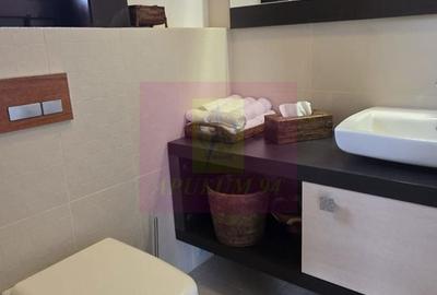 Casă cu 5 camere cu Teren 680 Mp în Central