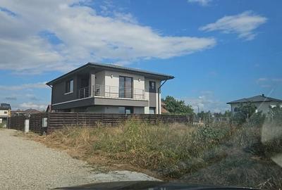Teren de 350 mp, în Odăile