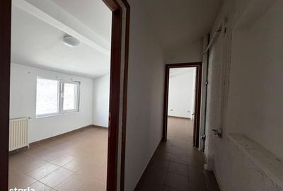 Casă cu 4 camere cu Teren 1500 Mp în Odăi