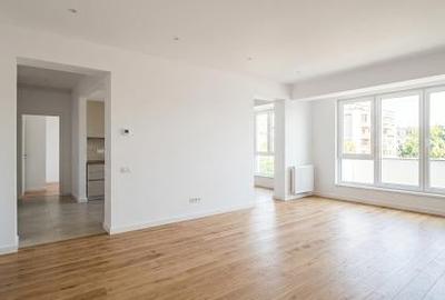 Apartament cu 3 camere semidecomandat în Vest