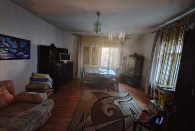 Casă individuală cu 3 camere cu Canalizare în Cristian - 1