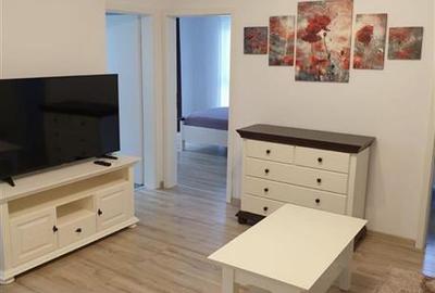 Apartament cu 3 camere decomandat, mobilat în Aradului