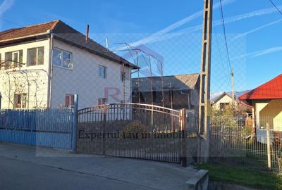 Casă individuală cu 6 camere cu Canalizare în Corbeni - 1