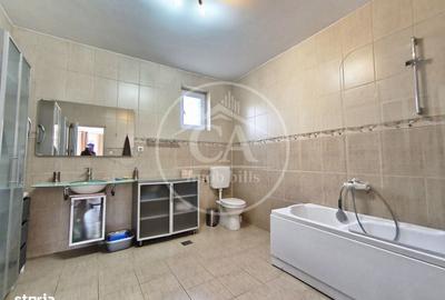 Casă cu 4 camere decomandat în Sântandrei