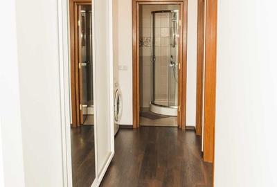 Apartament cu 3 camere decomandat în Tractorul