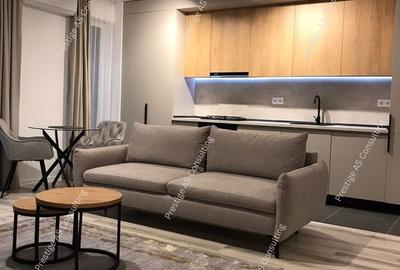 Apartament cu 3 camere semidecomandat, mobilat în Lipovei