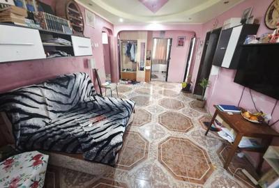 Apartament cu 4 camere decomandat în Mărăței