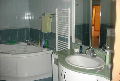Casă cu 11 camere cu Teren 300 Mp în Bogodinț - 2