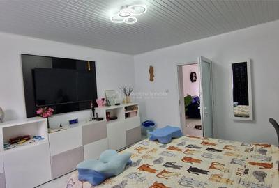 Casă cu 6 camere cu Teren 216 Mp în Muncitoresc