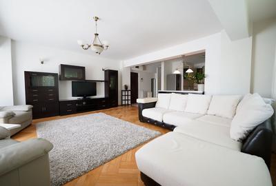 Apartament cu 3 camere, mobilat în Băneasa - 1