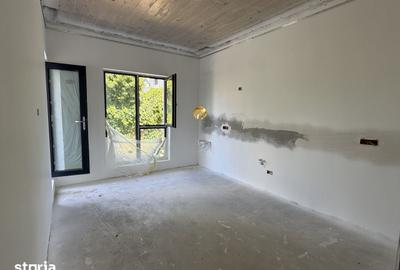 Casă cu 5 camere cu Teren 330 Mp în Central - 9