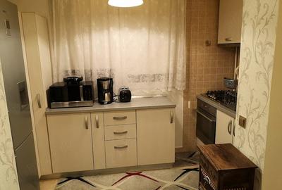 Apartament cu 3 camere decomandat în Turnișor