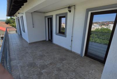 Casă cu 4 camere cu Teren 80 Mp în Central - 4