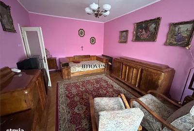 Casă cu 3 camere în Central