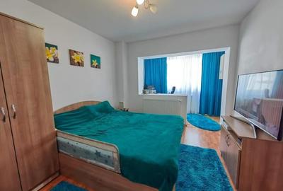 Apartament cu 3 camere decomandat în Tătărași