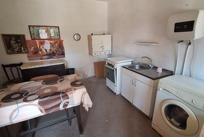 Casă cu 4 camere în Poiana Mare